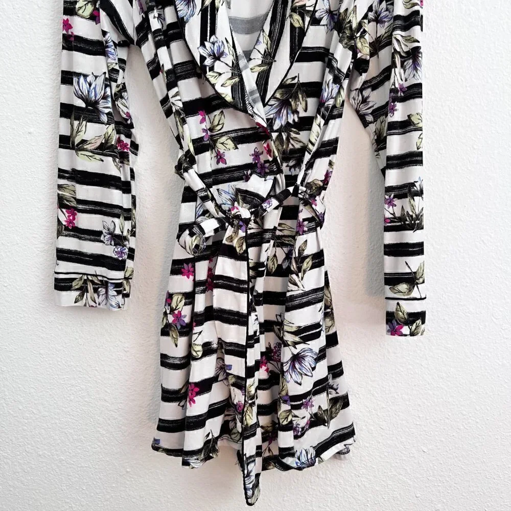 Nicole Miller Black White Stripe Floral Bathrobe Sleeping Robe M‌‌‌‌‌‌‌‌‌‌‌‌‌‌